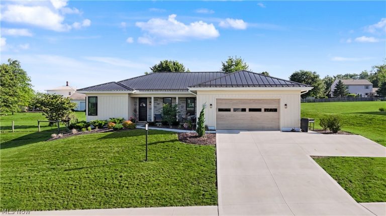 21 Betty Drive, Bellville, OH, 44813