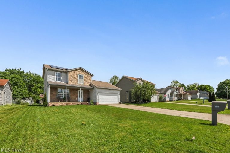 2610 Blenheim Avenue, Alliance, OH - Photo 2