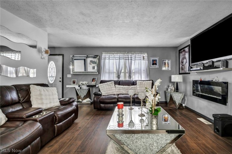 12500 Woodside Avenue, Cleveland, OH - Photo 3