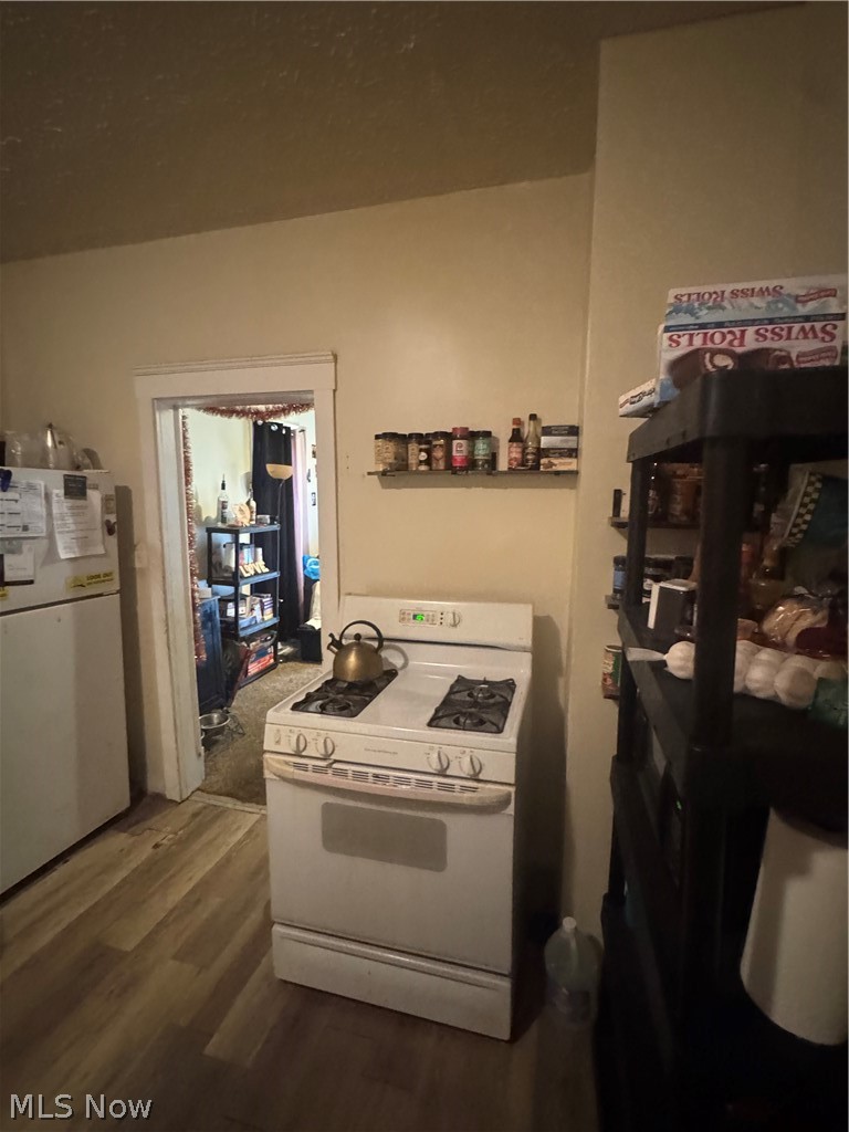 13613 Coath Avenue, Cleveland, OH - Photo 8
