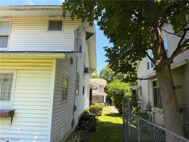 1018 Foster Avenue, Cambridge, OH - Photo 3