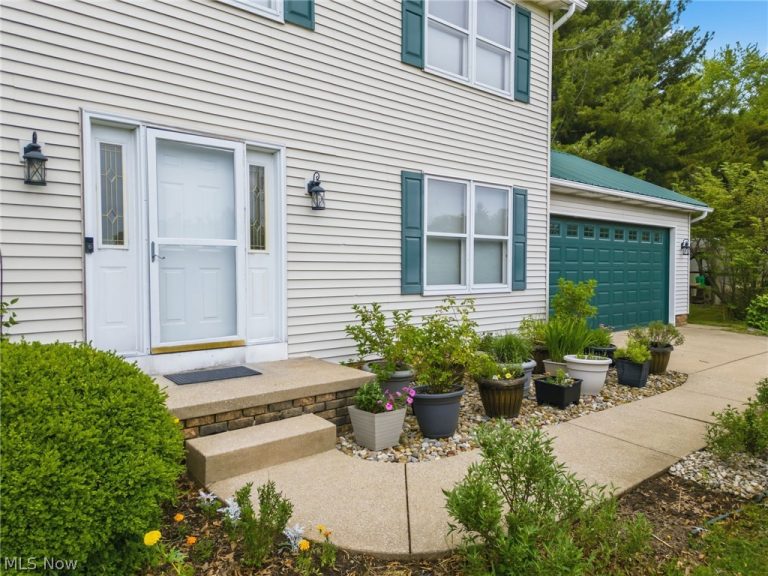 4839 Manchester Avenue, Navarre, OH - Photo 3
