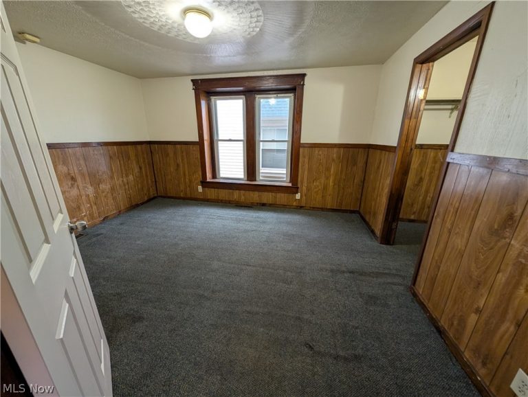 564 Carroll Street, Akron, OH - Photo 6