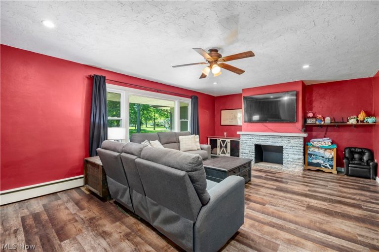 1908 Wallace Lane, Lorain, OH - Photo 4