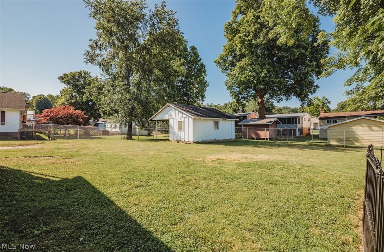 1700 28th Street, Vienna, WV - Photo 4