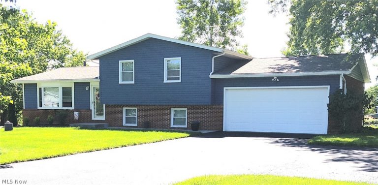 13299 Carnation Avenue, Hartville, OH, 44632