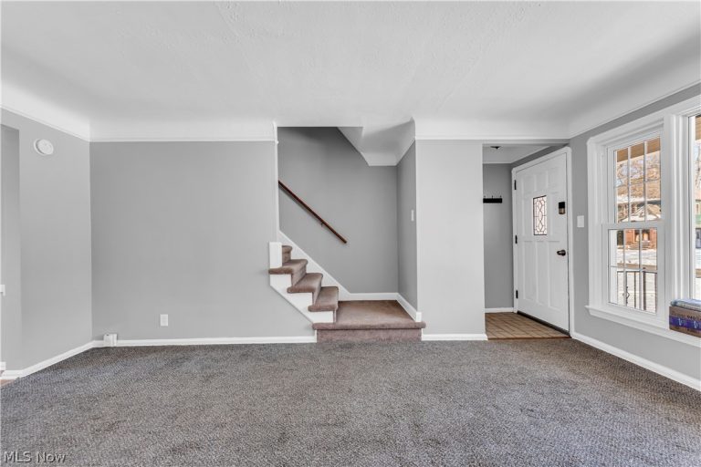 5876 Wickfield Drive, Parma Heights, OH - Photo 3