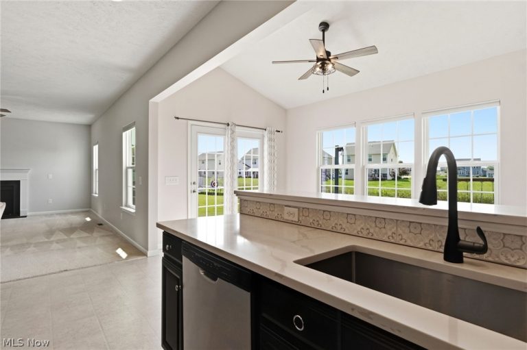 36629 Barkhurst Mill Drive, North Ridgeville, OH - Photo 5