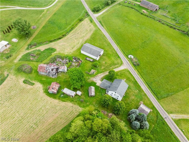 6587 Barkley Road, Uhrichsville, OH - Photo 6