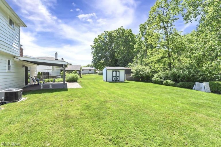 7120 Lakeview Drive, Parma, OH - Photo 3