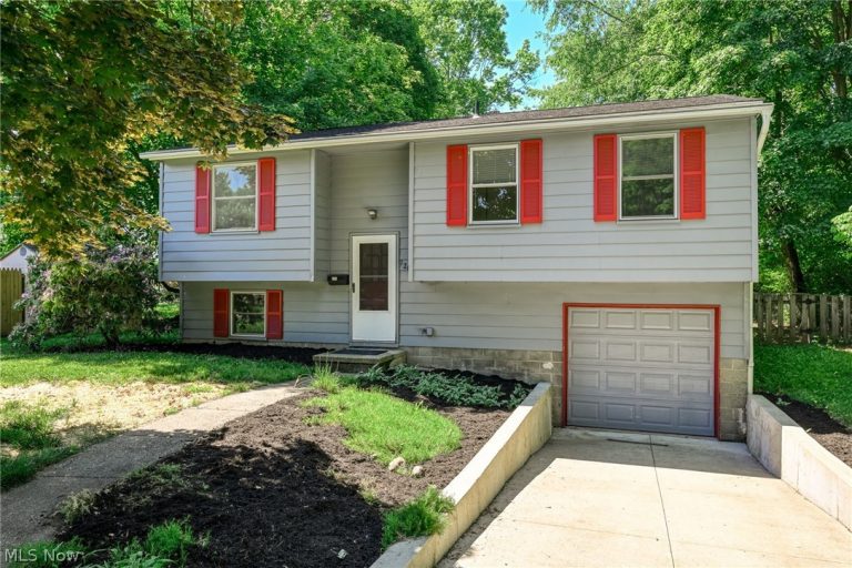 1262 Carol Drive, Kent, OH - Photo 2