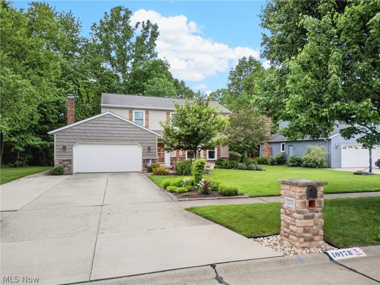 10178 Huntington Park Drive, Strongsville, OH, 44136