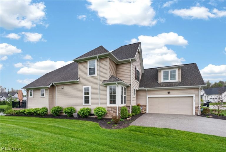 7429 Villa Ridge, Chagrin Falls, OH - Photo 4