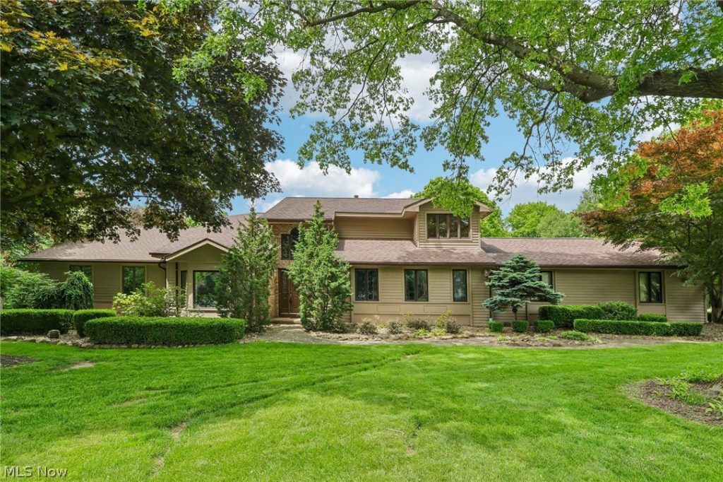 1006 Traci Lane, Copley, OH
