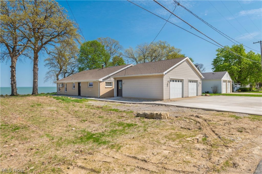 3842 Edgewater Drive, Vermilion, OH