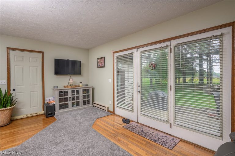 824-826 Reno Drive, Louisville, OH - Photo 4