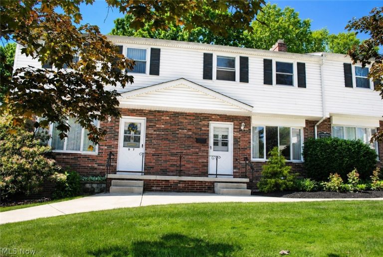 6484 State Road #D8, Parma, OH, 44134