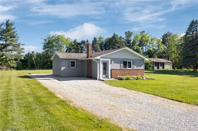 13095 Portage Street, Doylestown, OH - Photo 2