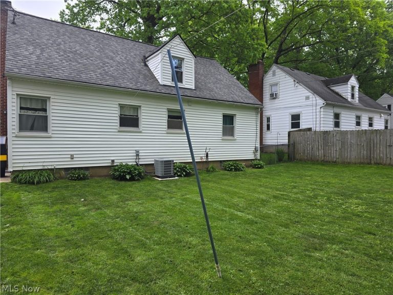 2666 Owaisa Road, Cuyahoga Falls, OH - Photo 4
