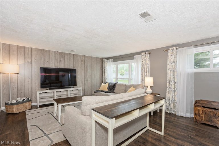 1924 Westwood Drive, Twinsburg, OH - Photo 5