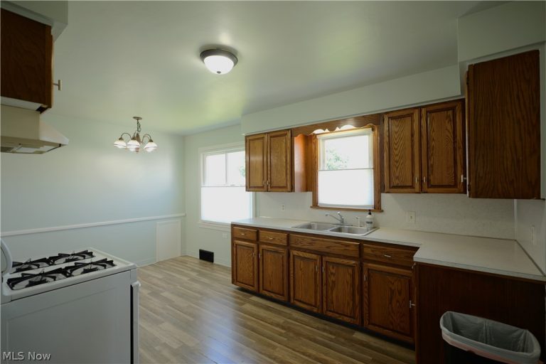 187 Helena Drive, Struthers, OH - Photo 5
