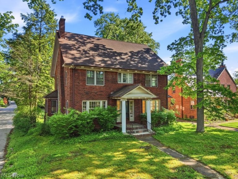 2745 Derbyshire Road, Cleveland Heights, OH - Photo 2