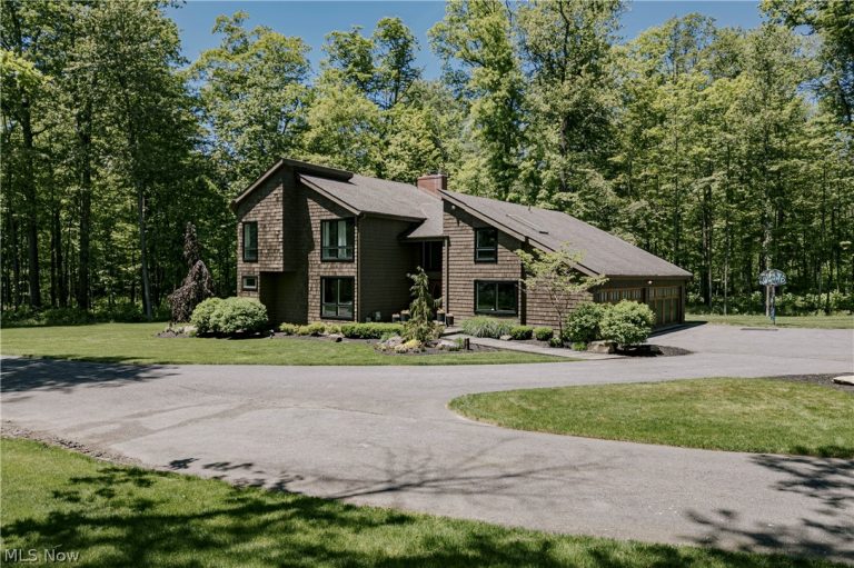 17138 Wood Acre Trail, Chagrin Falls, OH - Photo 5