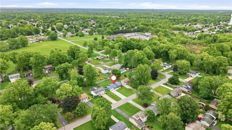 2219 Woodland Trace Street, Austintown, OH - Photo 4
