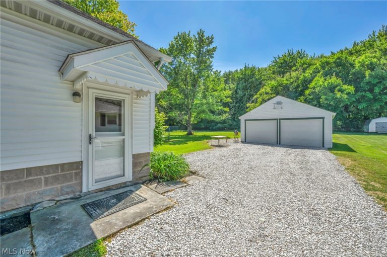 9598 Quarry Road, South Amherst, OH - Photo 6