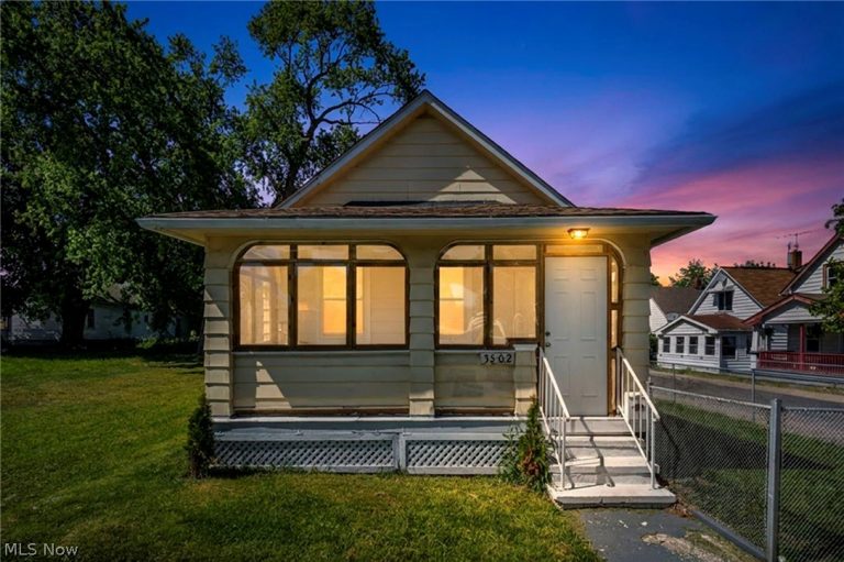 3502 Carlyle Avenue, Cleveland, OH, 44109
