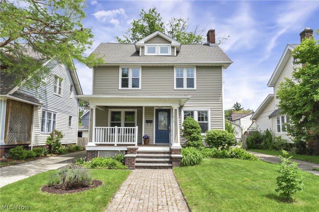 1615 Waterbury Road, Lakewood, OH
