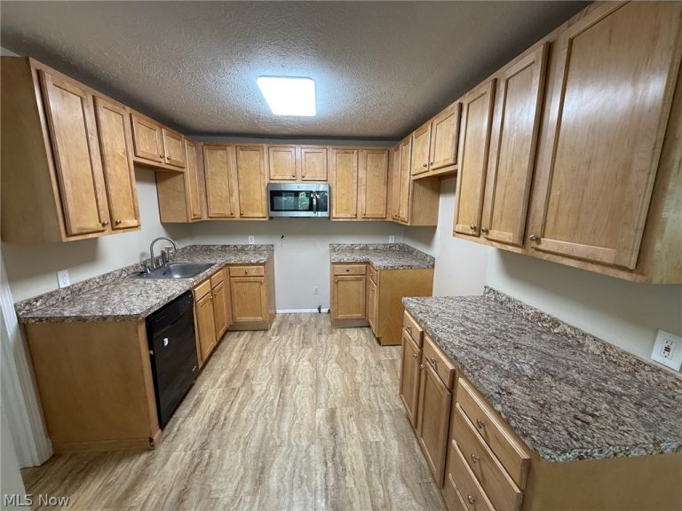 127 270th Street, Euclid, OH - Photo 4