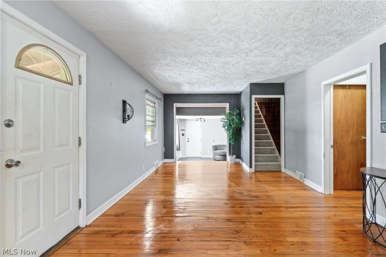 6541 Newton Falls Road, Ravenna, OH - Photo 4