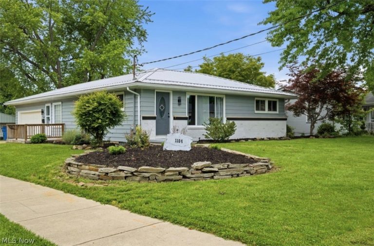 1104 Gary Avenue, Girard, OH, 44420