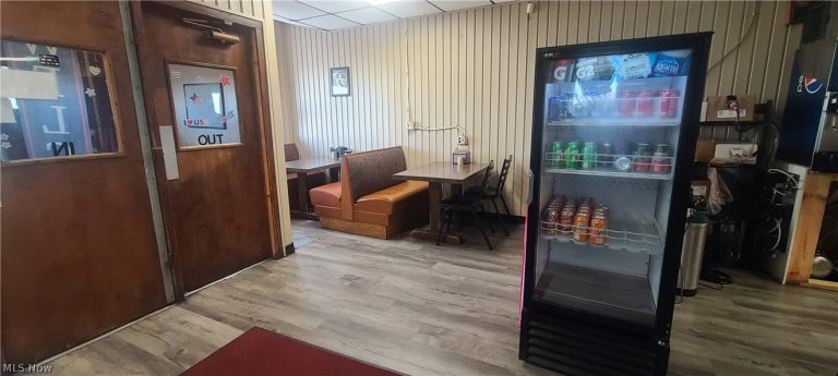600 Broadway Avenue, Parkersburg, WV - Photo 8