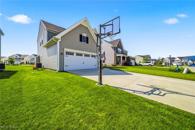 2069 Canterbury Drive, Willoughby, OH - Photo 4
