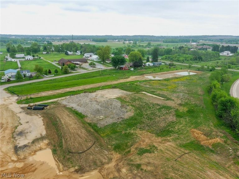 10593 Lincoln Way, Orrville, OH - Photo 8