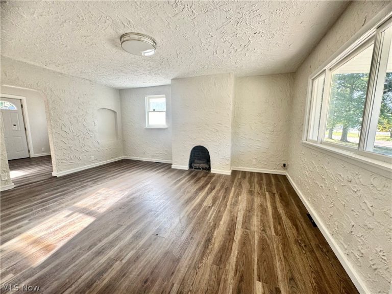 2044 29th Street, Lorain, OH - Photo 4