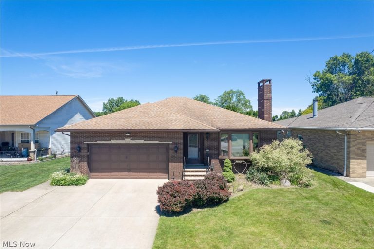 10216 Harmony Lane, Brooklyn, OH, 44144