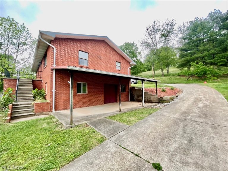 1805 Lee Creek Rd, Belleville, WV - Photo 3