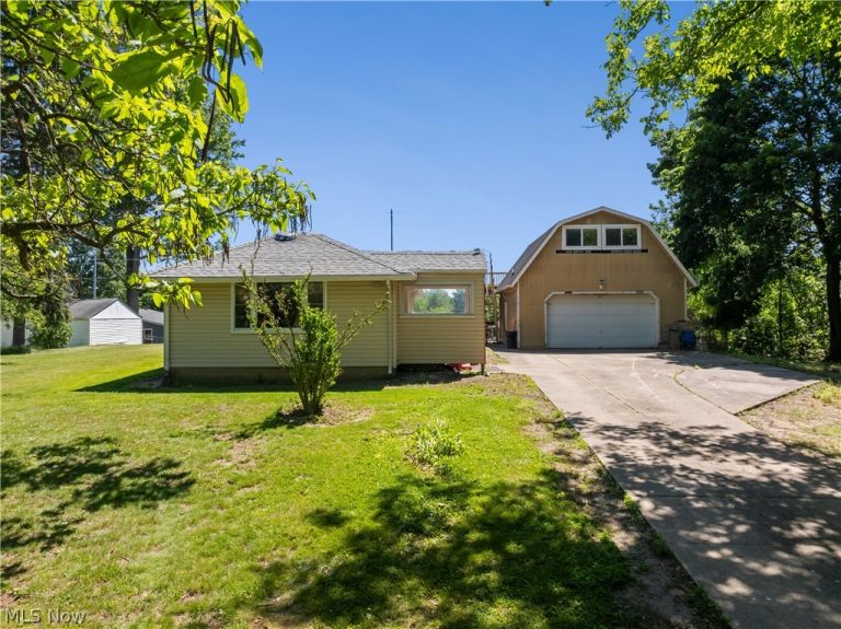 409 Edith Avenue, Akron, OH - Photo 2