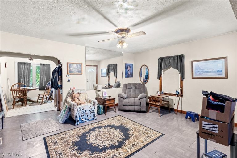 1402 Wheeling Avenue, Cambridge, OH - Photo 6