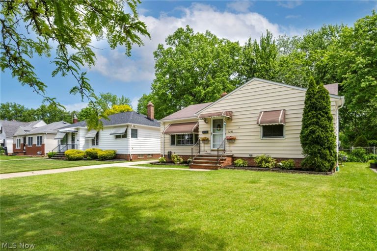 7241 Greenleaf Avenue, Parma, OH - Photo 2