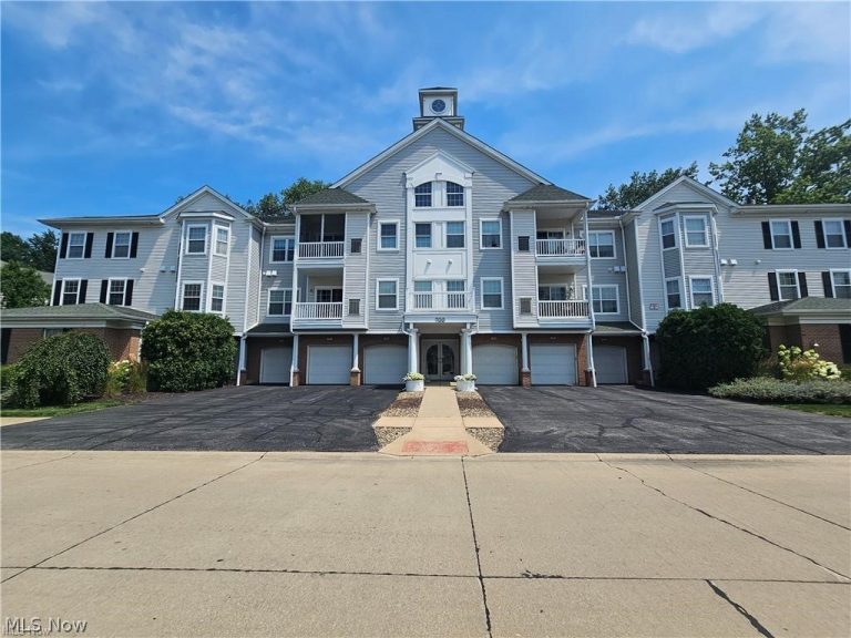 718 Aqua Marine Boulevard, Avon Lake, OH, 44012