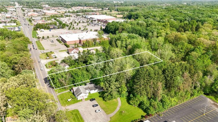 Aurora Road, Northfield Center, OH, 44067