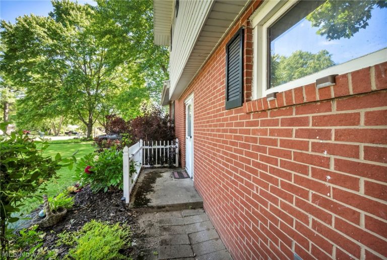 4005 Selnik Road, Kent, OH - Photo 5