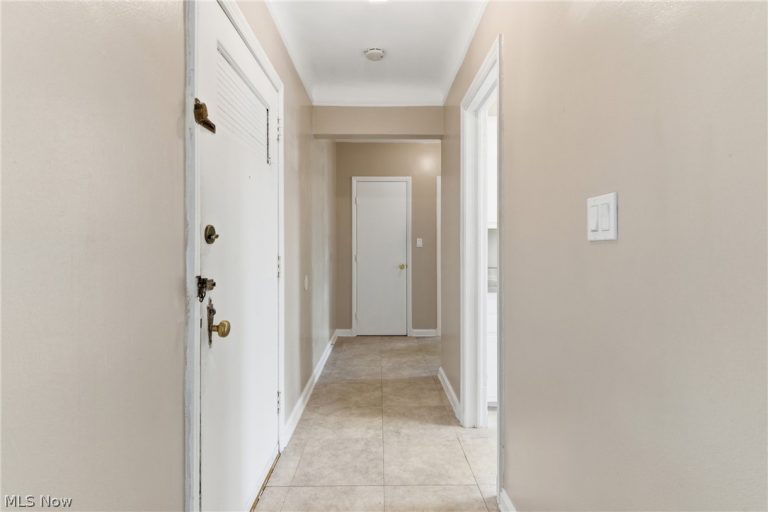 15820 Van Aken Boulevard, Shaker Heights, OH - Photo 2