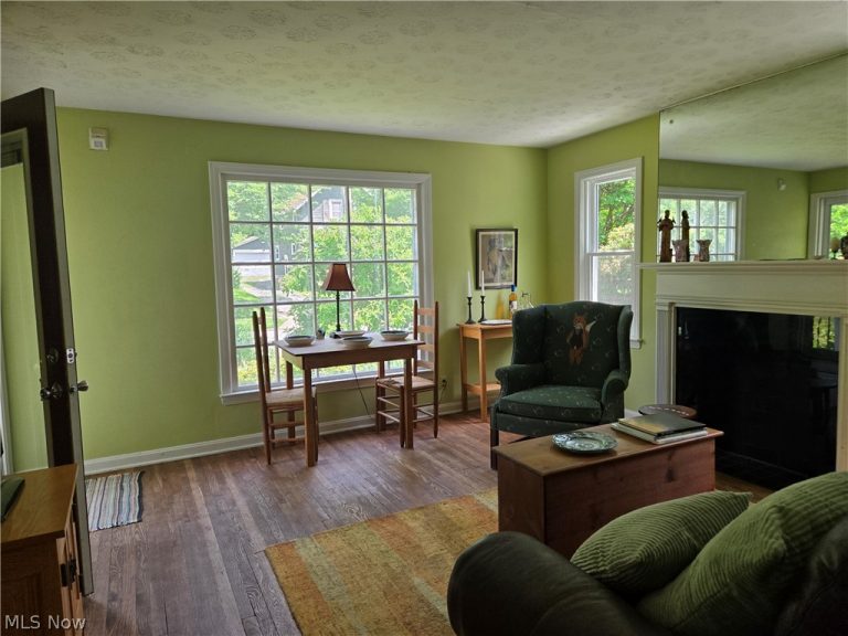 1404 Bryden Drive, Akron, OH - Photo 3