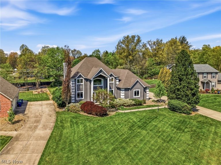 5758 Logan Arms Drive, Girard, OH - Photo 3