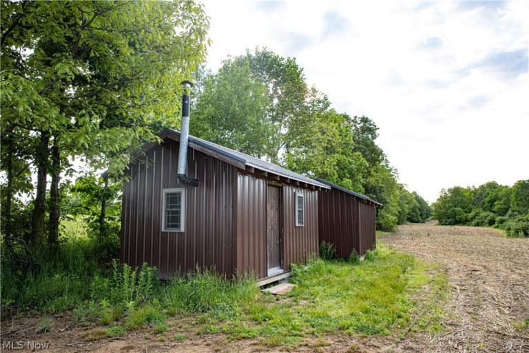 13400 Gilchrist Road, Mount Vernon, OH - Photo 2